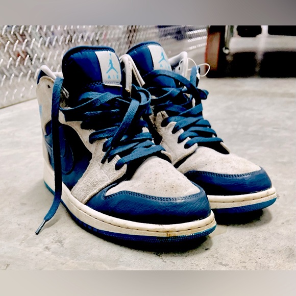 Air Jordan 1 Mid 'Georgetown' - Picture 3 of 4